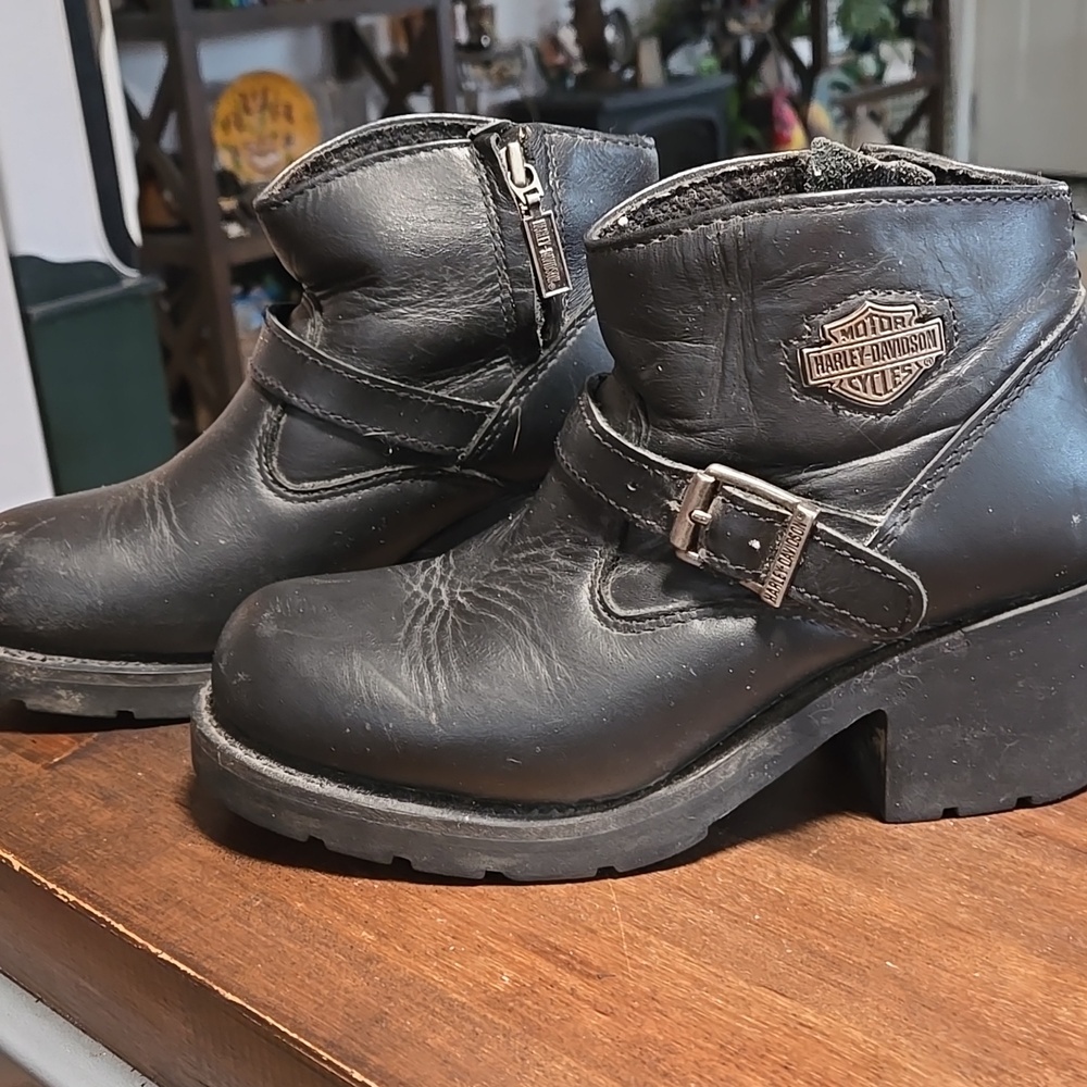 Harley-Davidson Womens Black Leather Ankle Boots with Buckle Accent Size 6 - Picture 4 of 8